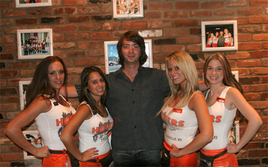 img_9575-hooters.jpg